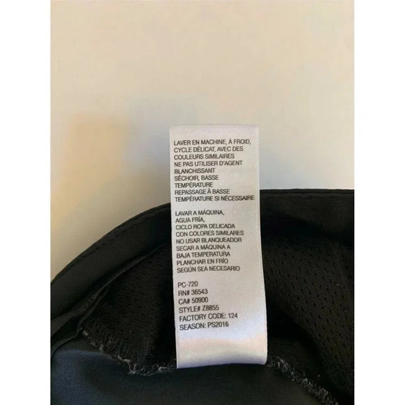 Izod GOLF Women's Size 6 Black Classic Stretch Bermuda Shorts Pants - Style Z885 - Picture 7 of 10